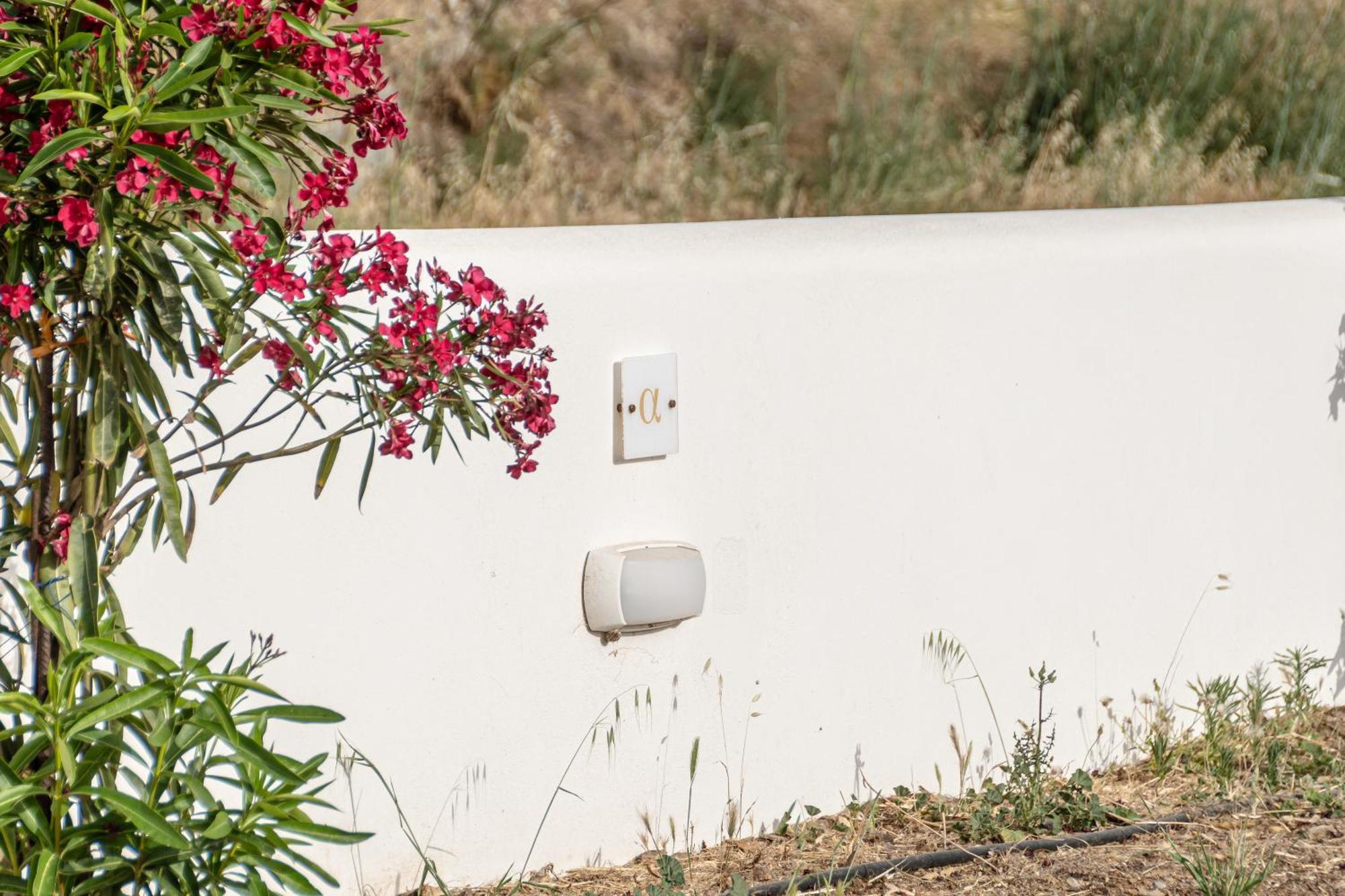 Ariadne'S Crown Luxury Suites With Private Pool Vívlos Exterior foto